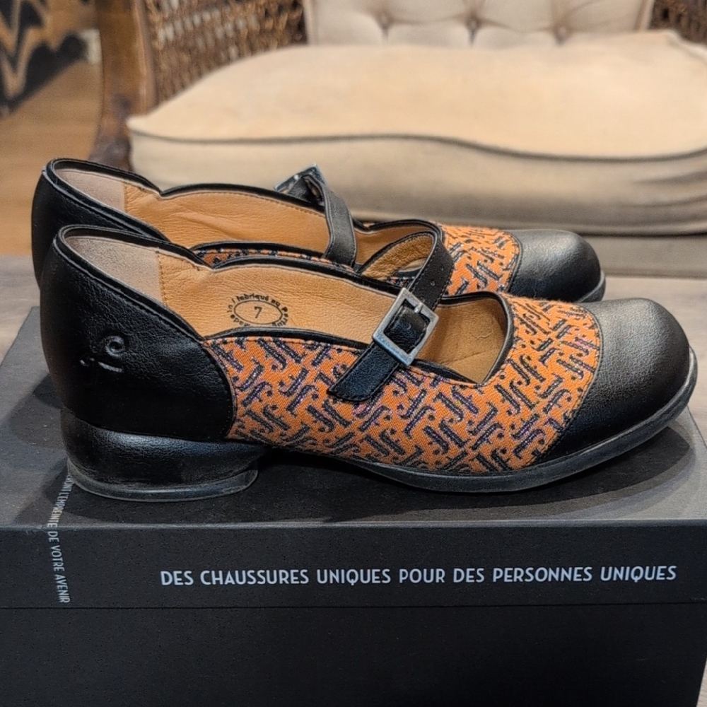 John Fluevog Orange Monogram Sandra Mary Jane Show, Size 7